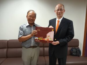 TPMA 理事長李仟萬 先生率學會同仁拜訪嘉義市工業會，與常務監事 何勇魏先生及總幹事 李淑娟博士共同討論合作事宜並合影留念 2022/7/29