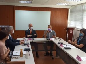 TPMA 理事長李仟萬 先生率學會同仁拜訪嘉義市工業會，與常務監事 何勇魏先生及總幹事 李淑娟博士共同討論合作事宜並合影留念 2022/7/29