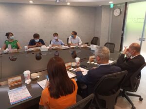 TPMA 理事長李仟萬 先生率學會同仁拜訪崑山科技大學，並與鐘俊顏副校長、陳龍泉副校長、推廣教育組 黃淑卿組長、校友中心 林伶瑾主任、商業管理學院 呂德財院長等洽談合作事宜並合影留念。 2022/08/19