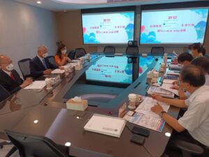 TPMA 理事長李仟萬 先生率學會同仁拜訪崑山科技大學，並與鐘俊顏副校長、陳龍泉副校長、推廣教育組 黃淑卿組長、校友中心 林伶瑾主任、商業管理學院 呂德財院長等洽談合作事宜並合影留念。 2022/08/19