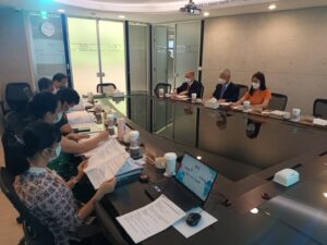 TPMA 理事長李仟萬 先生率學會同仁拜訪崑山科技大學，並與鐘俊顏副校長、陳龍泉副校長、推廣教育組 黃淑卿組長、校友中心 林伶瑾主任、商業管理學院 呂德財院長等洽談合作事宜並合影留念。 2022/08/19